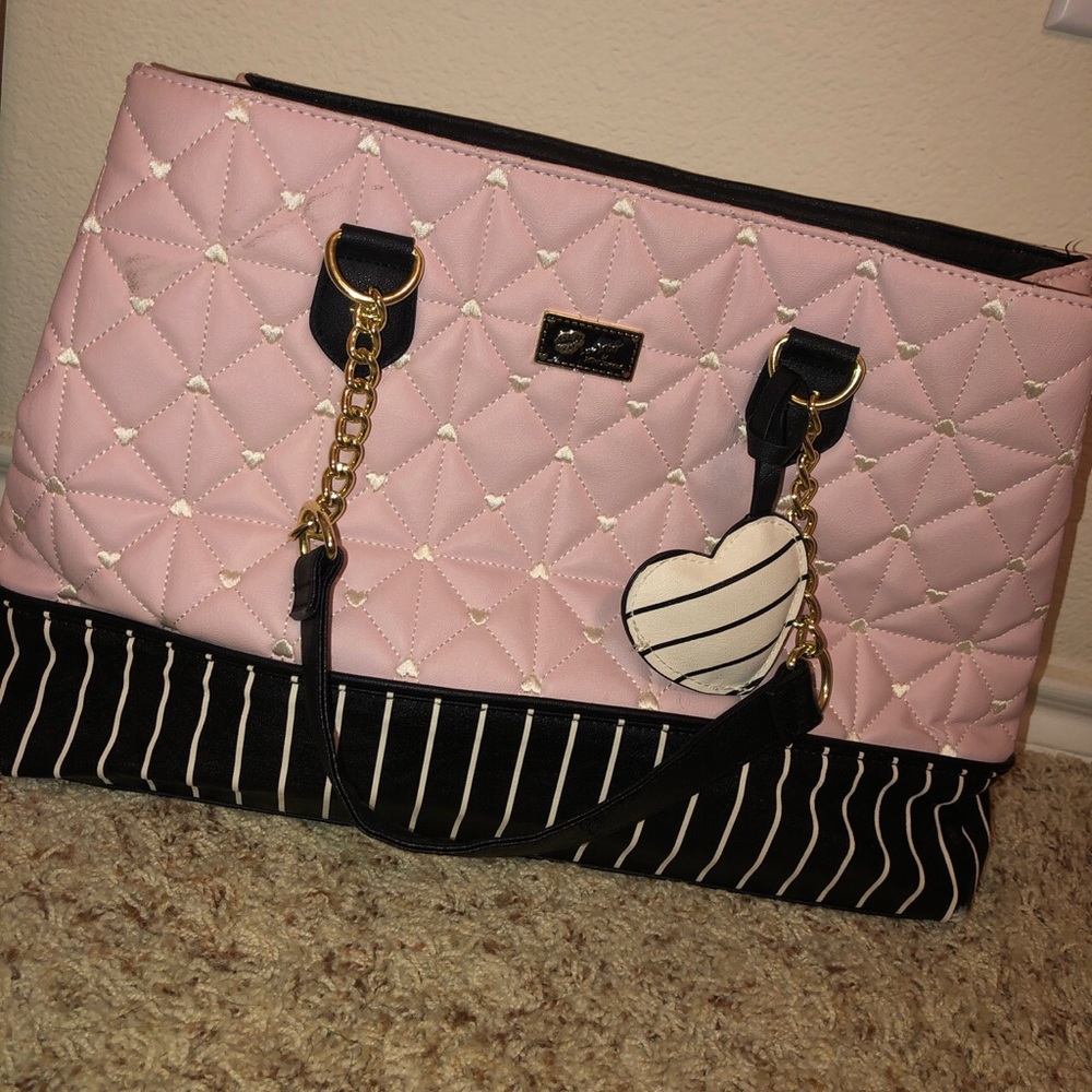 BETSEY JOHNSON PINK TOTE BAG WITH GOLD CHAINS 👜👛